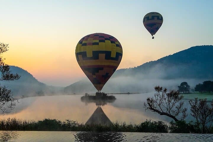 Exclusive Hot Air Balloon Flight for Two Over Magaliesberg & the Cradle of Humankind photo 6