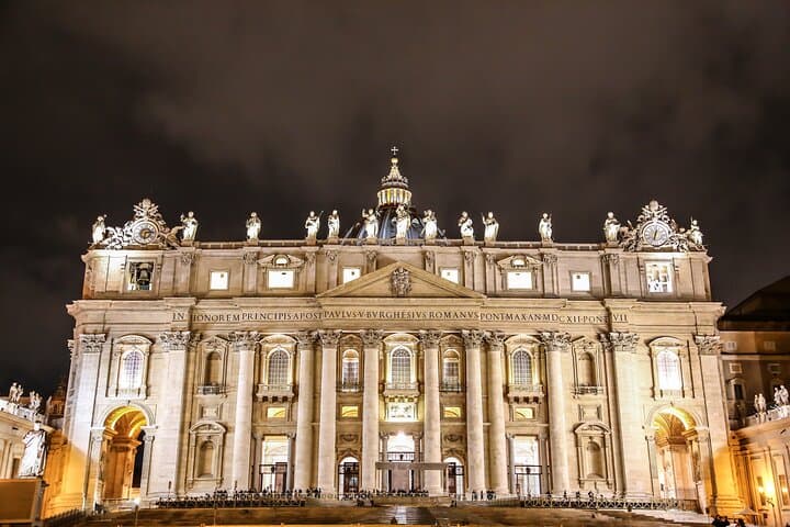 Rome After Dark: Pizza, Gelato & Illuminated Monuments Night Tour photo 5