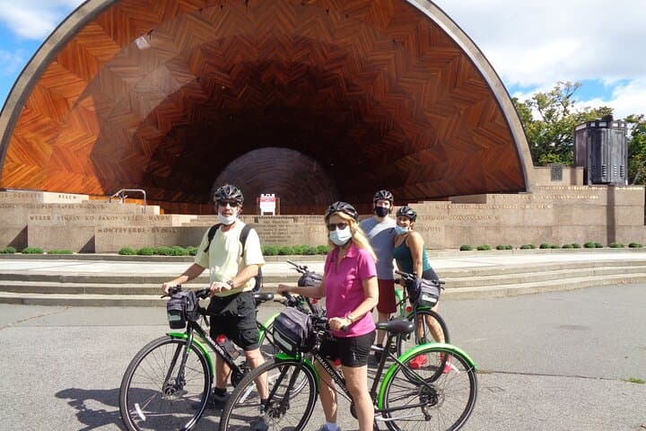 Explore Boston’s Historic Streets on a Comfort Hybrid City Bike photo 4