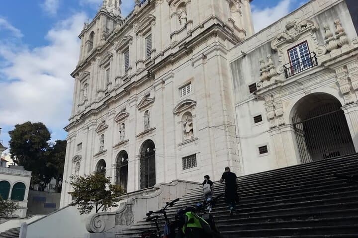 Lisbon 7 Hills & 14 Viewpoints E-Bike Tour — Alfama to Graça in Half Day photo 4