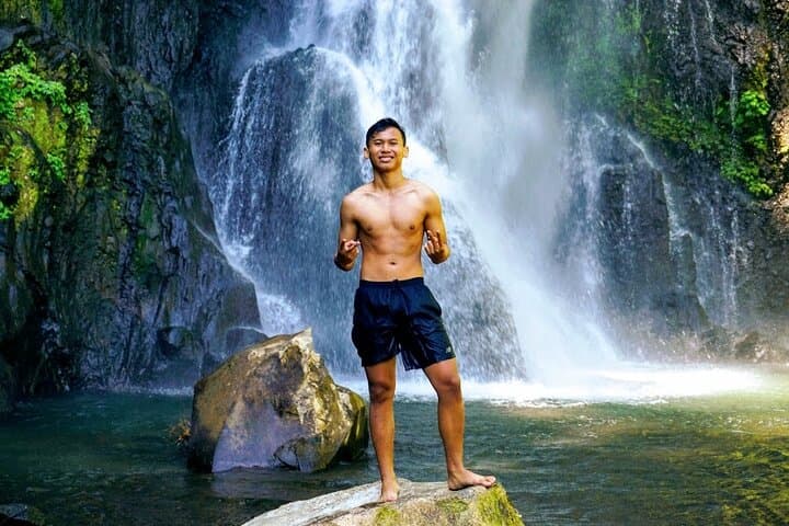 Full-Day Gitgit Waterfall & Ulun Danu Beratan Temple Tour — Bedugul Bali photo 2