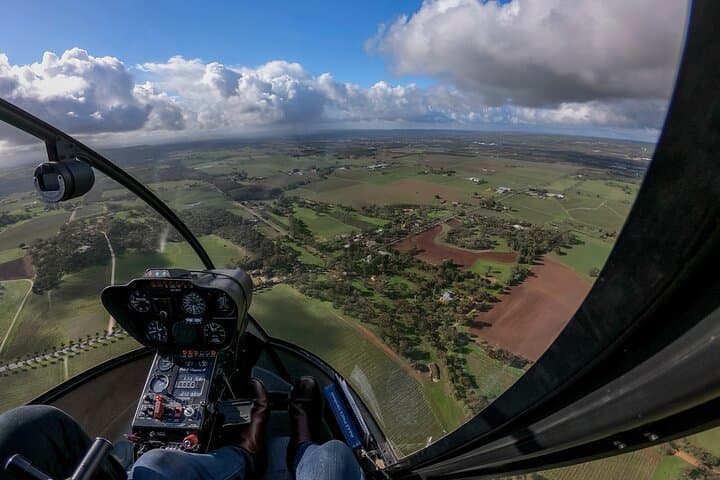 Barossa Valley Helicopter Flight: Western Ridge & Valley Floor (20-Minute) photo 2