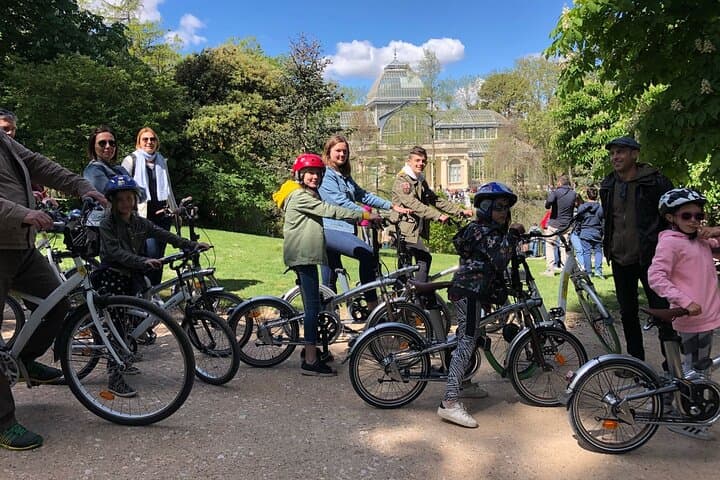 Effortless E-Bike Tour of Madrid's Retiro Park & Art Triangle