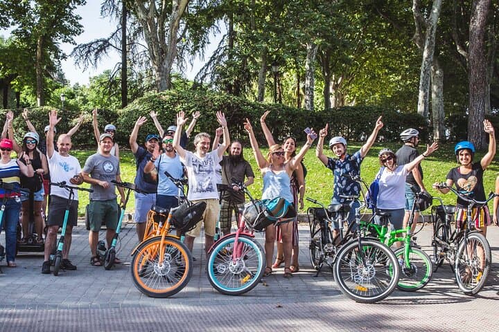 E‑Bike Tour Madrid Río and Casa de Campo: Electric Ride Along the Manzanares