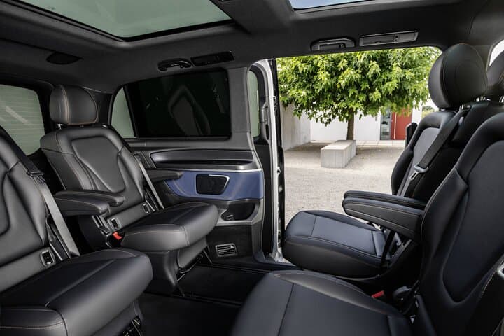 Private Luxury Belfast & Causeway Coast Full-Day Tour photo 6