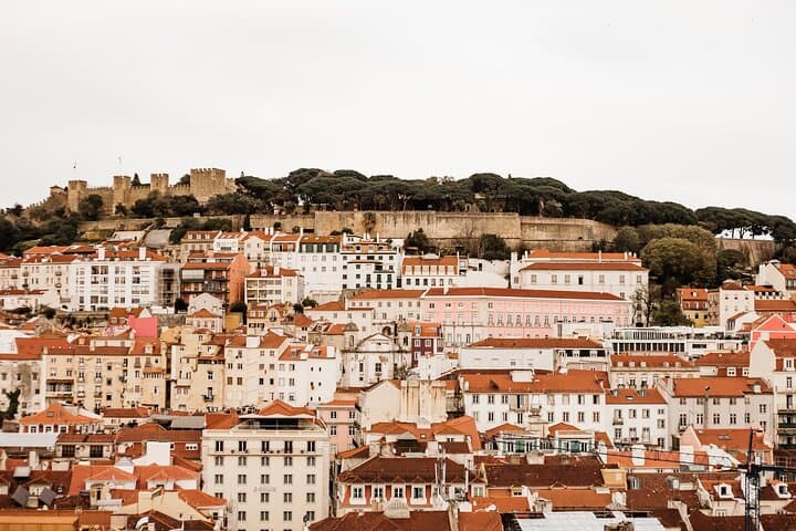 Lisbon Old Town E-Bike Tour: Alfama, Praça do Comércio & Santa Luzia Viewpoint photo 2