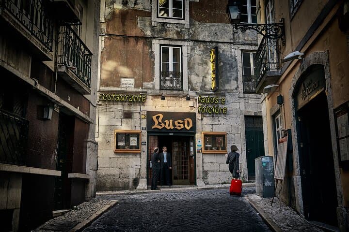 Lisbon Old Town E-Bike Tour: Alfama, Praça do Comércio & Santa Luzia Viewpoint photo 5