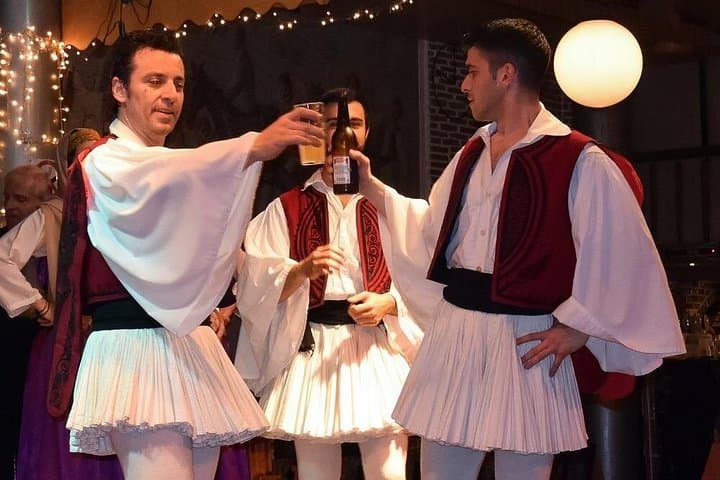 Athens by Night: Walking Tour and Live Greek Music with Dinner