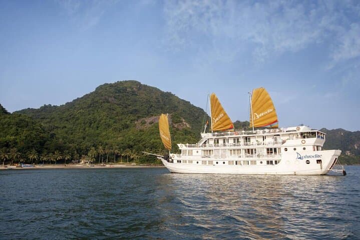 Halong Bay 2-Day Aphrodite Luxury Cruise: Sung Sot, Titop & Kayaking photo 2