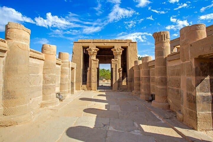 4-Day Private Nile Cruise from Aswan to Luxor: Temples, Tombs & River Views photo 3