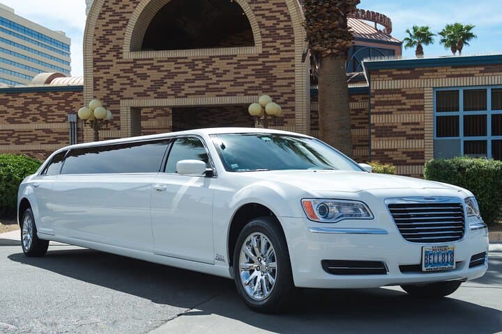 Las Vegas Private Airport Limousine Transfer — 8-Passenger Luxury Service photo 4