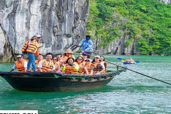 Venezia Cruise: 2-Day 4-Star Overnight Through Halong & Lan Ha Bay photo 6