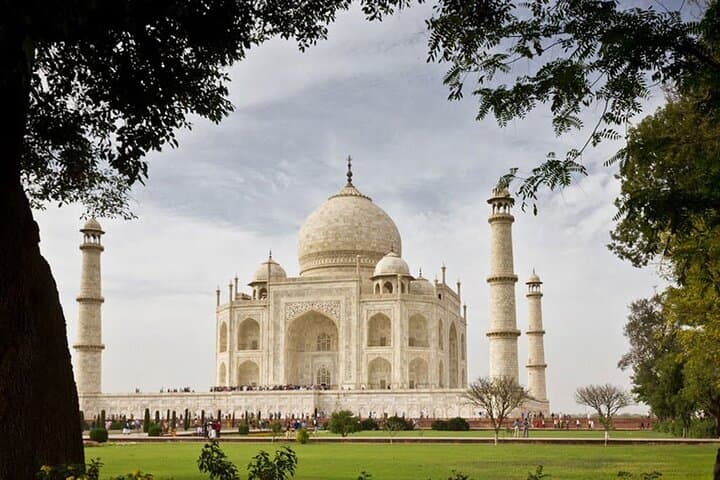 Same-Day Taj Mahal Train Tour from Delhi: Visit Agra’s Icons in One Day photo 4