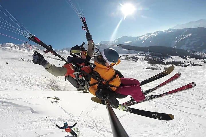 Private Speedriding Tandem in Lauterbrunnen: Tandem Speedflying & Paragliding Adventure photo 4