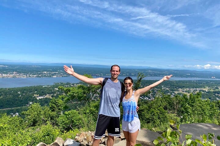 Walkway Over the Hudson, Mount Beacon & Hudson Valley Wineries: 2-Day Beacon Hike and Tasting