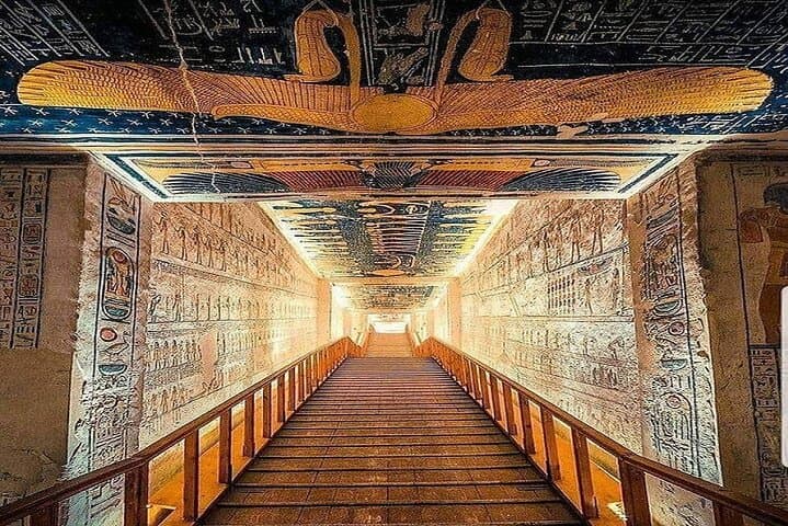 Hurghada to Luxor: Discover the Pharaohs' Temples Private Tour photo 2