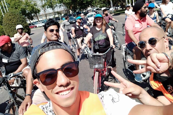 E‑Bike Ride to Santiago Bernabéu and Retiro Picnic — Madrid City Tour