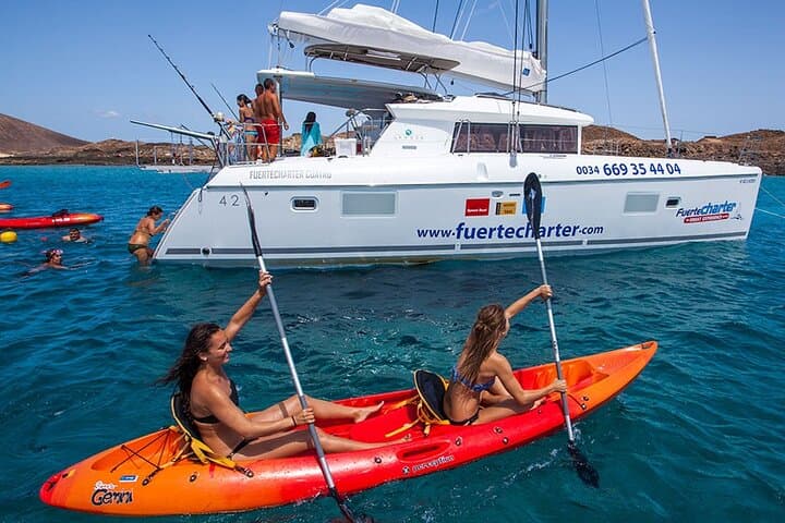 Private Catamaran to Lobos Island from Corralejo: Lagoon 400 Charter photo 3