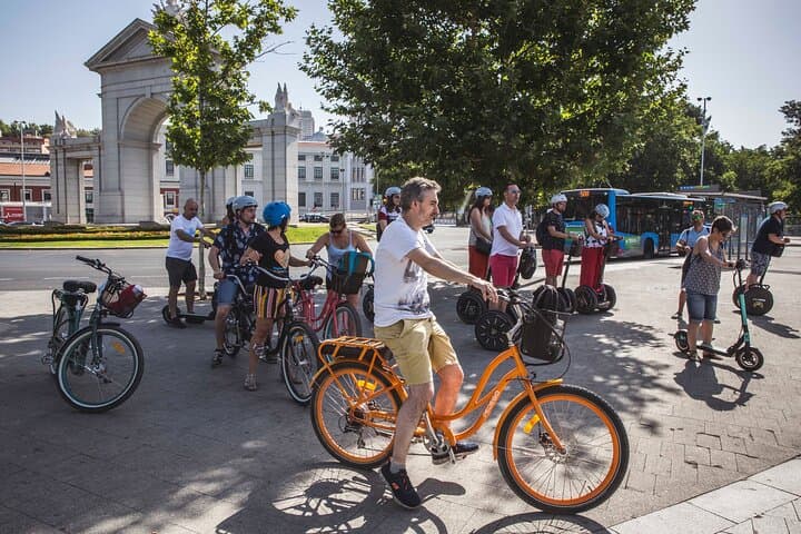 Effortless E-Bike Tour of Madrid's Retiro Park & Art Triangle photo 2