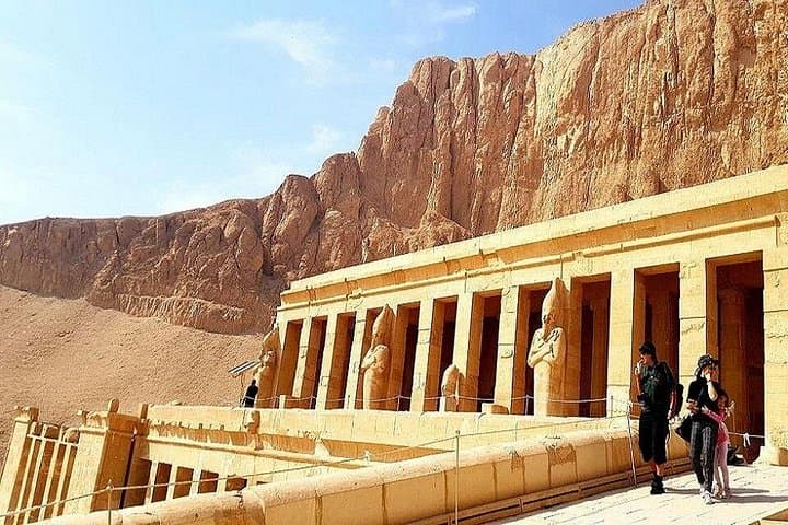 Hurghada to Luxor: Sunrise Balloon, West Bank Tombs & Karnak in One Overnight Tour photo 2