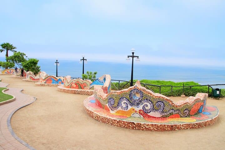 Barranco to Miraflores: Coastal Boardwalk Walk & Pisco Cooking Class in Lima photo 4