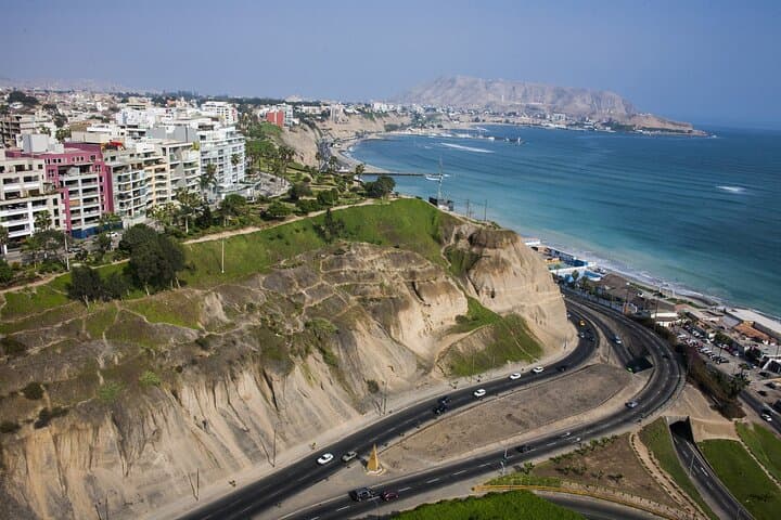 Barranco to Miraflores: Coastal Boardwalk Walk & Pisco Cooking Class in Lima photo 2