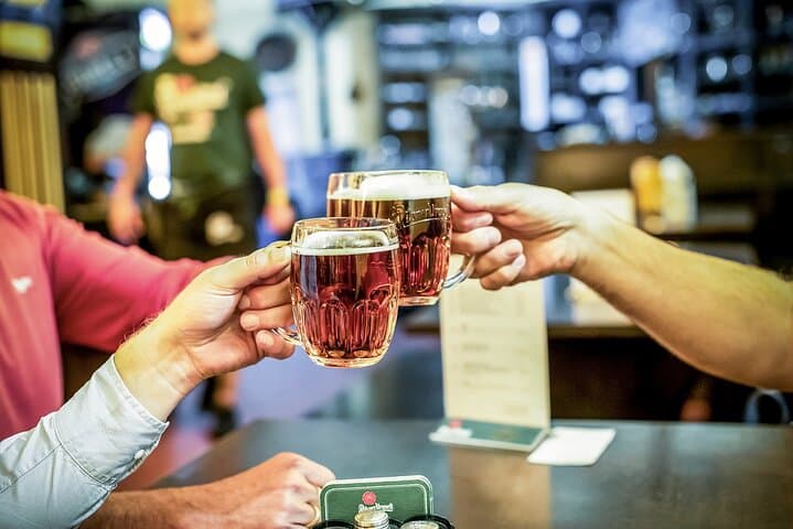 Prague Old Town Beer Walking Tour with Dinner: Pubs, History & Night Stroll