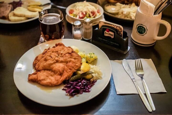 Prague Old Town Beer Walking Tour with Dinner: Pubs, History & Night Stroll photo 6