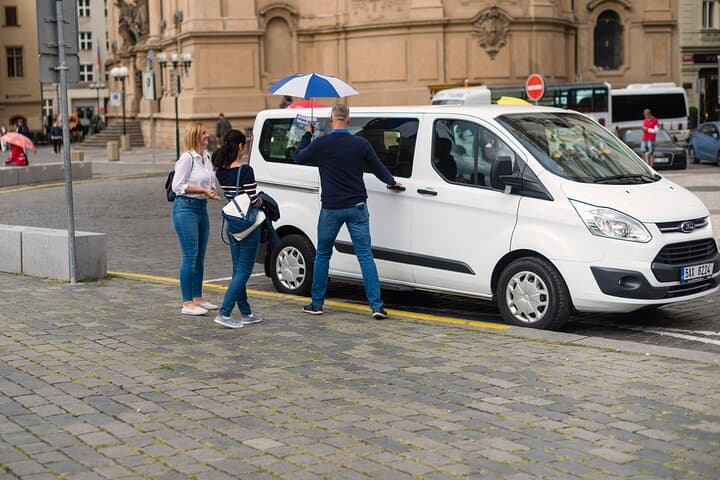 Prague Castle Skip-the-Line Ticket with Minibus Transfer and Audioguide photo 3