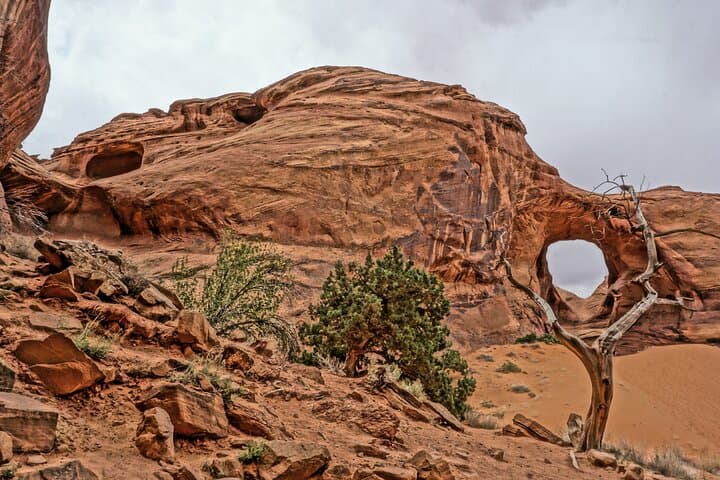 Explore Monument Valley: 3.5-Hour Cultural 4x4 Tour Through Navajo Backcountry photo 2