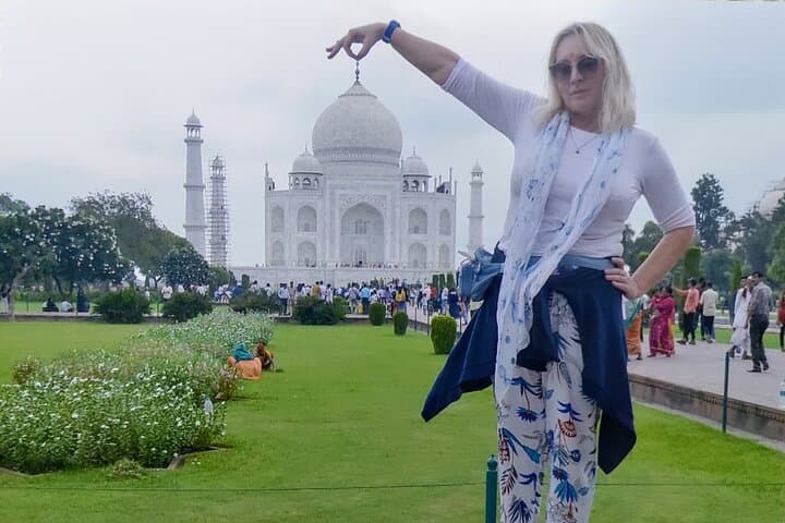 Taj Mahal Private Day Tour from Delhi by Car — All-Inclusive Agra Excursion photo 3