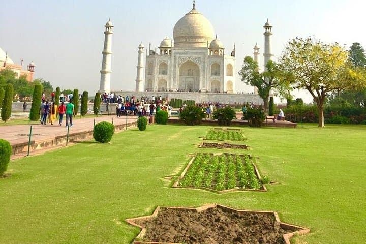 Taj Mahal Day Trip from Delhi: Guided Visit, Agra Fort & Local Shopping photo 4