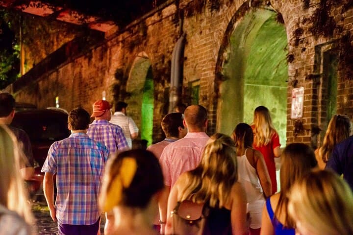 Adult-Only Savannah Ghost Tour: Unlimited Drinks and Haunted Pub Crawl photo 5