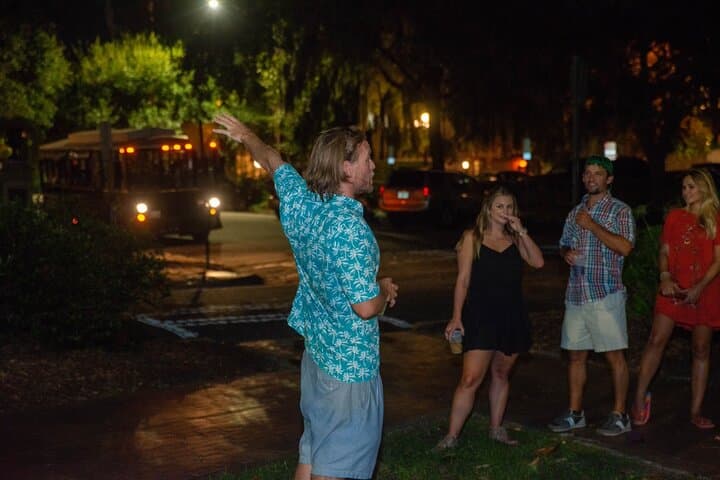 Adult-Only Savannah Ghost Tour: Unlimited Drinks and Haunted Pub Crawl photo 6