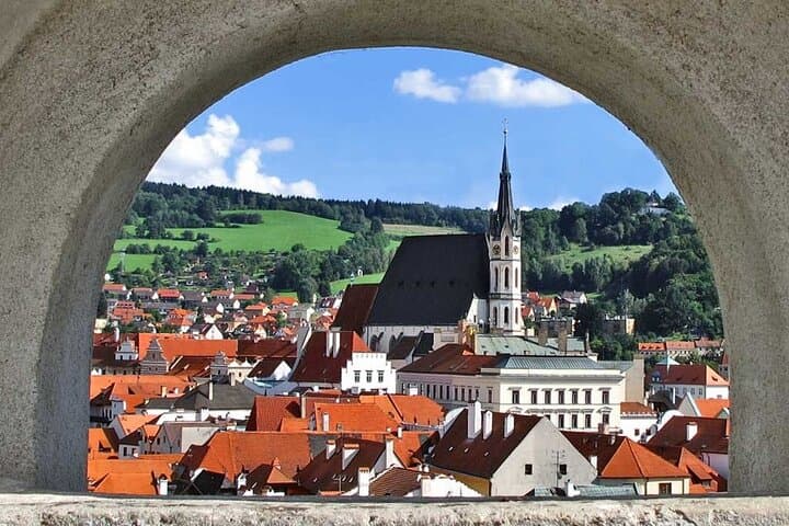 Prague to Passau Private Transfer with Cesky Krumlov Stop — Day Trip Guide photo 3