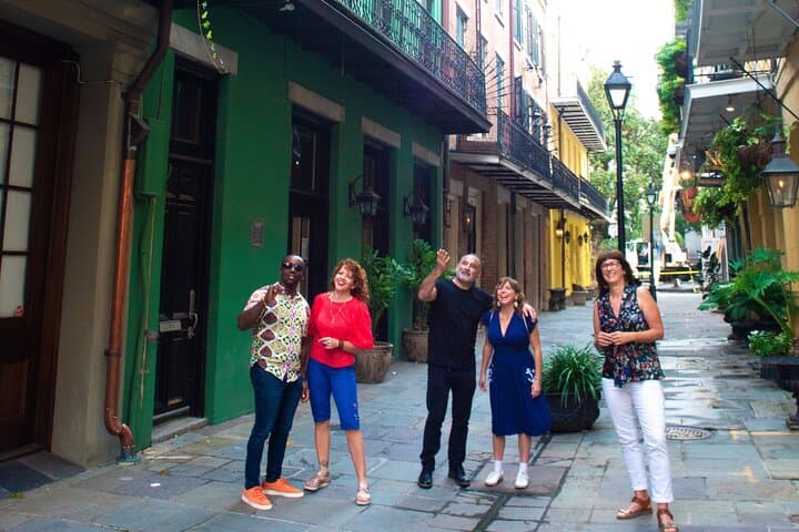Private French Quarter & Garden District Tour — Walk and Drive Combo in New Orleans photo 2