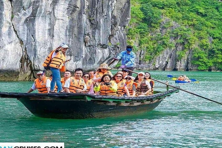 Halong Bay Luxury One-Day Cruise: Titov Island, Surprise Cave & Kayaking photo 3