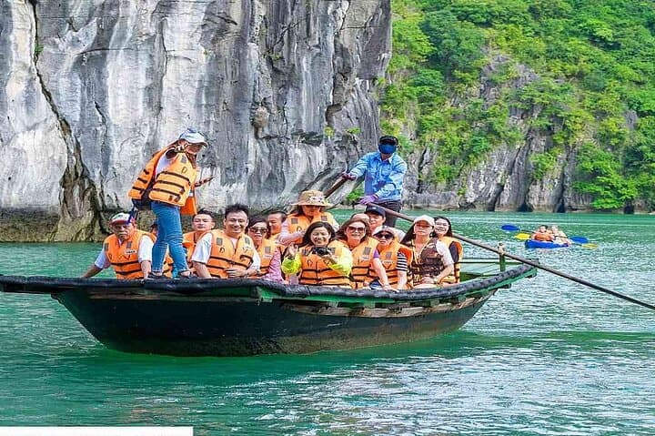 Halong Bay 2-Day Alisa Cruise: Overnight Luxury and Lan Ha Bay Exploration photo 2