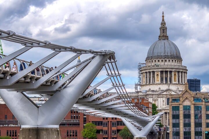 Private London Kickstart City Tour: Top Landmarks & Hidden Gems in 3 Hours photo 6