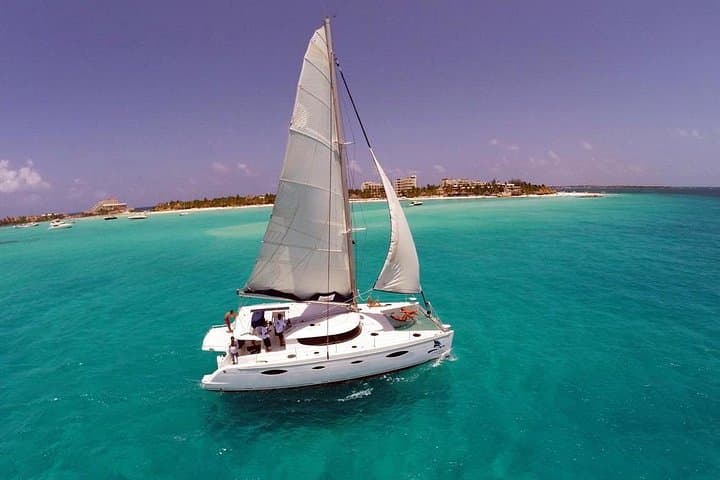 Isla Mujeres Catamaran Snorkel & Playa Norte All-Inclusive Day Trip from Cancun photo 3