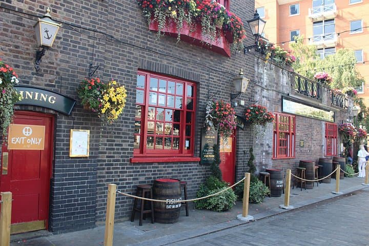 Mission Impossible London walking tour — film locations & guided movie walk photo 2