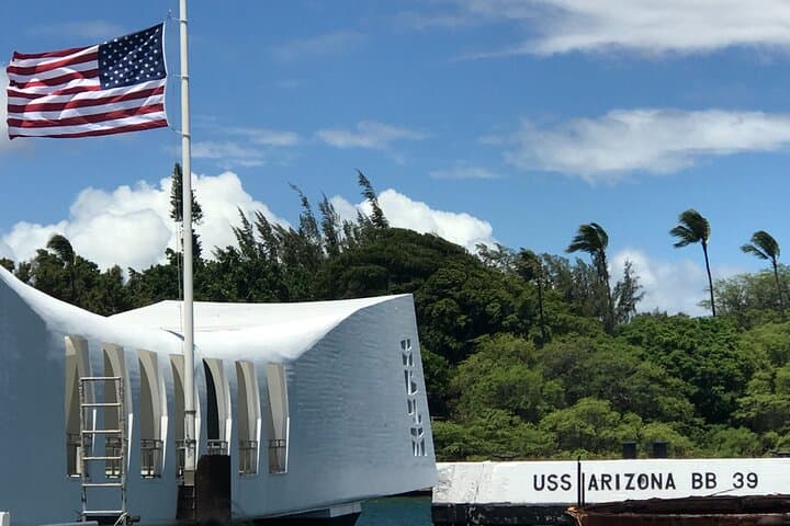 Pearl Harbor & USS Arizona Memorial Small-Group Tour — Honolulu History & City Sights