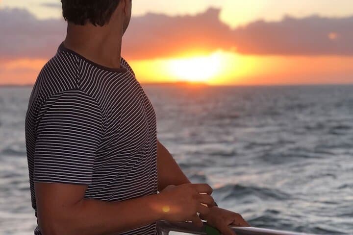 Sunset Twilight Cruise Hervey Bay: Champagne, Dolphins & Sandy Straits Views photo 5