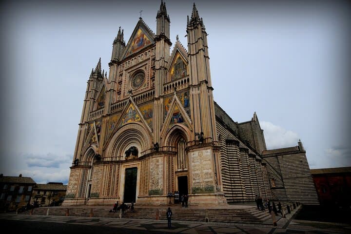 Orvieto and Civita di Bagnoregio: Underground Tour, Cathedral Highlights & Lunch photo 1