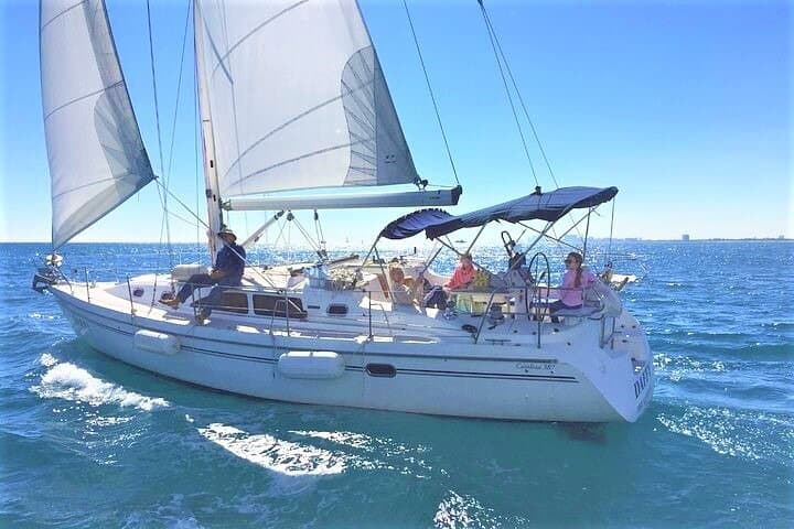 Explore Fort Lauderdale’s Waterways: A 4-Hour Sailing Charter Experience