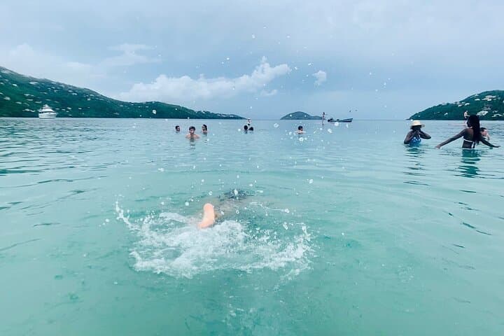 Private Customized Tour in St Thomas: Beaches, Lookouts & Duty-Free Charlotte Amalie photo 2