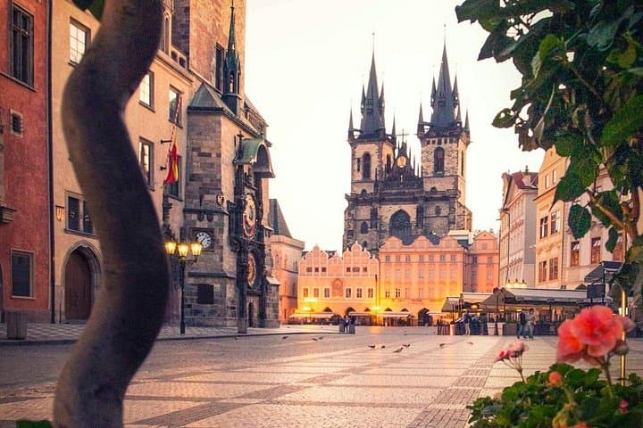 Prague Romantic Photo Walk: Couples Photos at Prague Castle, Charles Bridge & Old Town photo 4