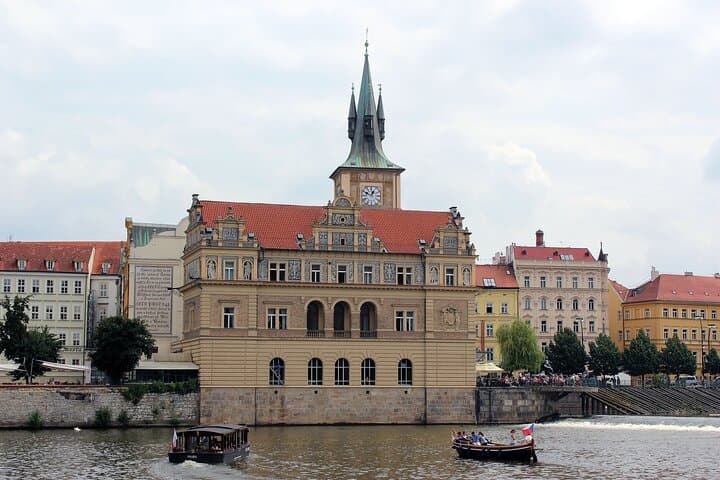 Prague private Vltava river cruise with unlimited drinks photo 3
