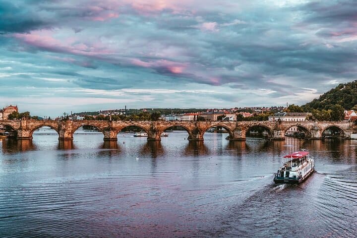 Prague private Vltava river cruise with unlimited drinks photo 5