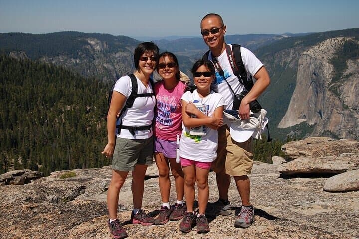 Private Family Hike in Yosemite: Half-Day Guided Walks for Beginners photo 4